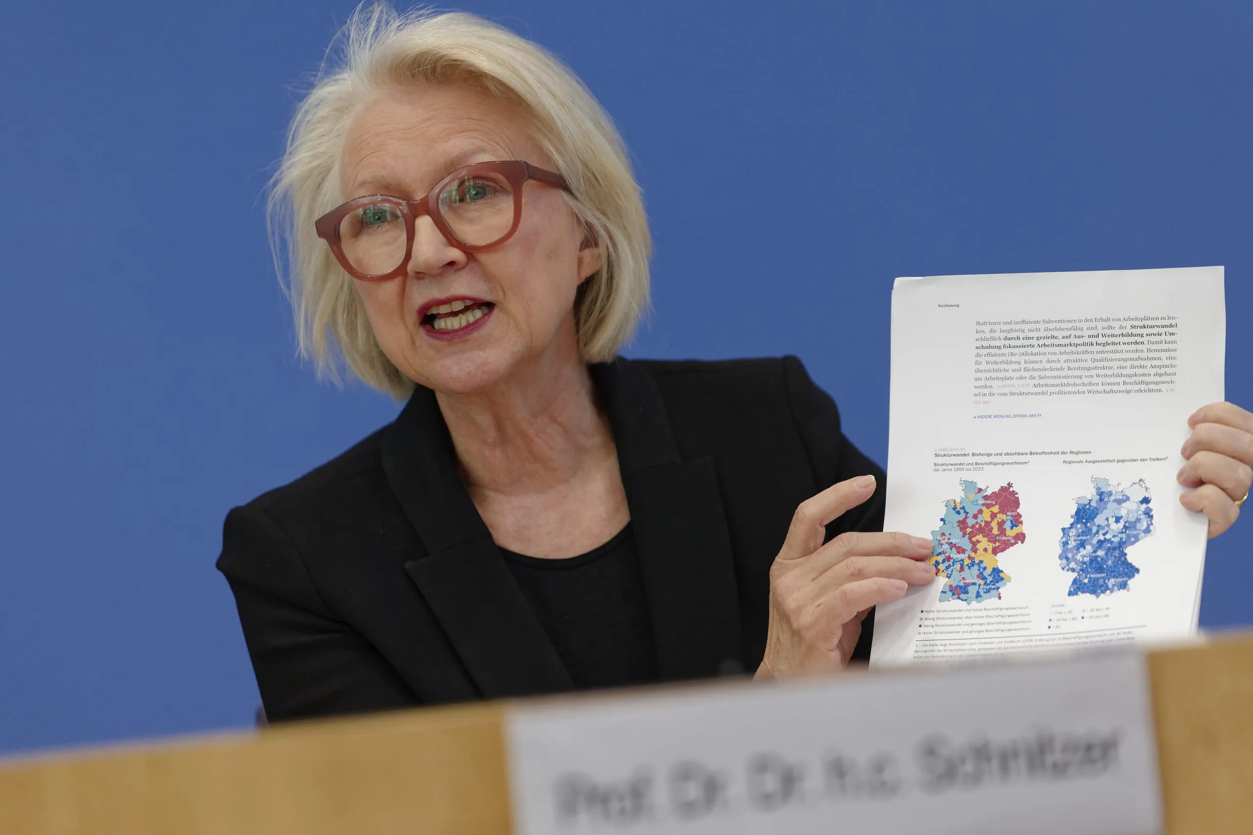 "Im Gegensatz zum Euroraum stagniert die deutsche Wirtschaft"