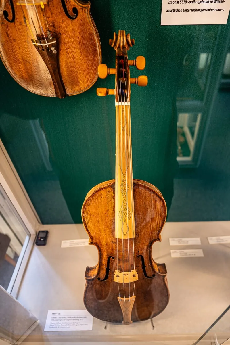 Viola aus dem Jahr 1685