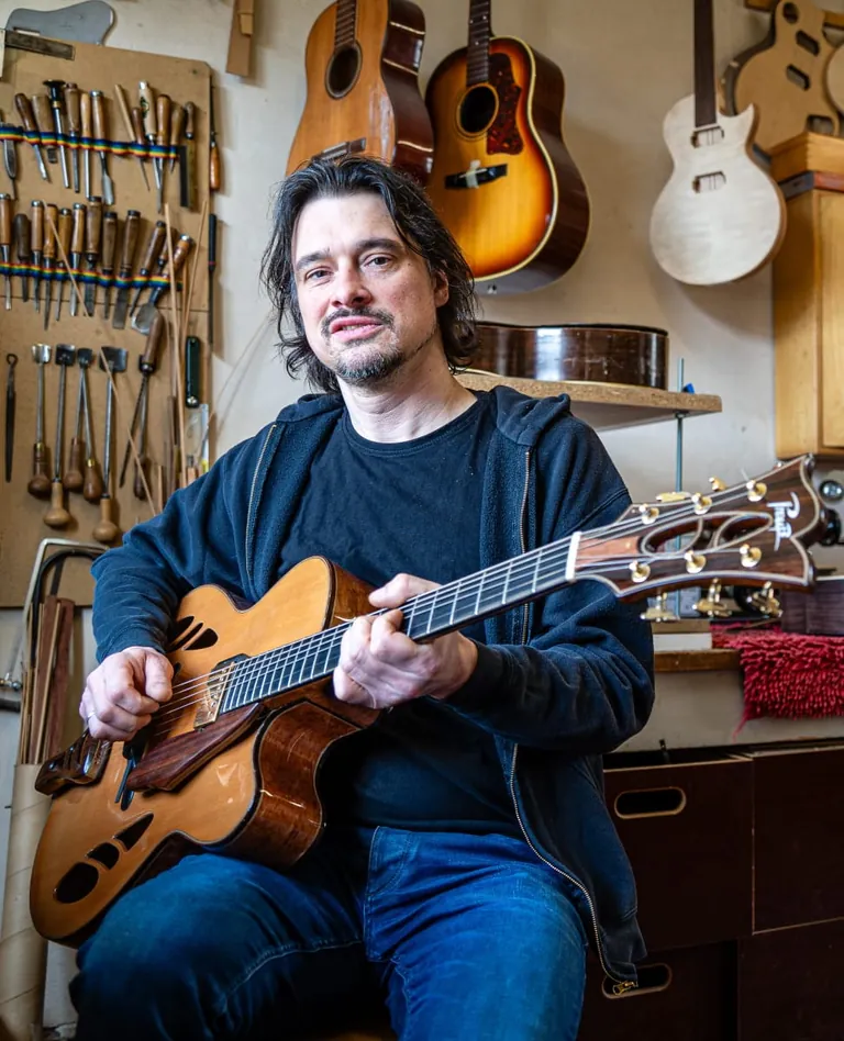 Zupfinstrumentenmachermeister Torsten Preuß