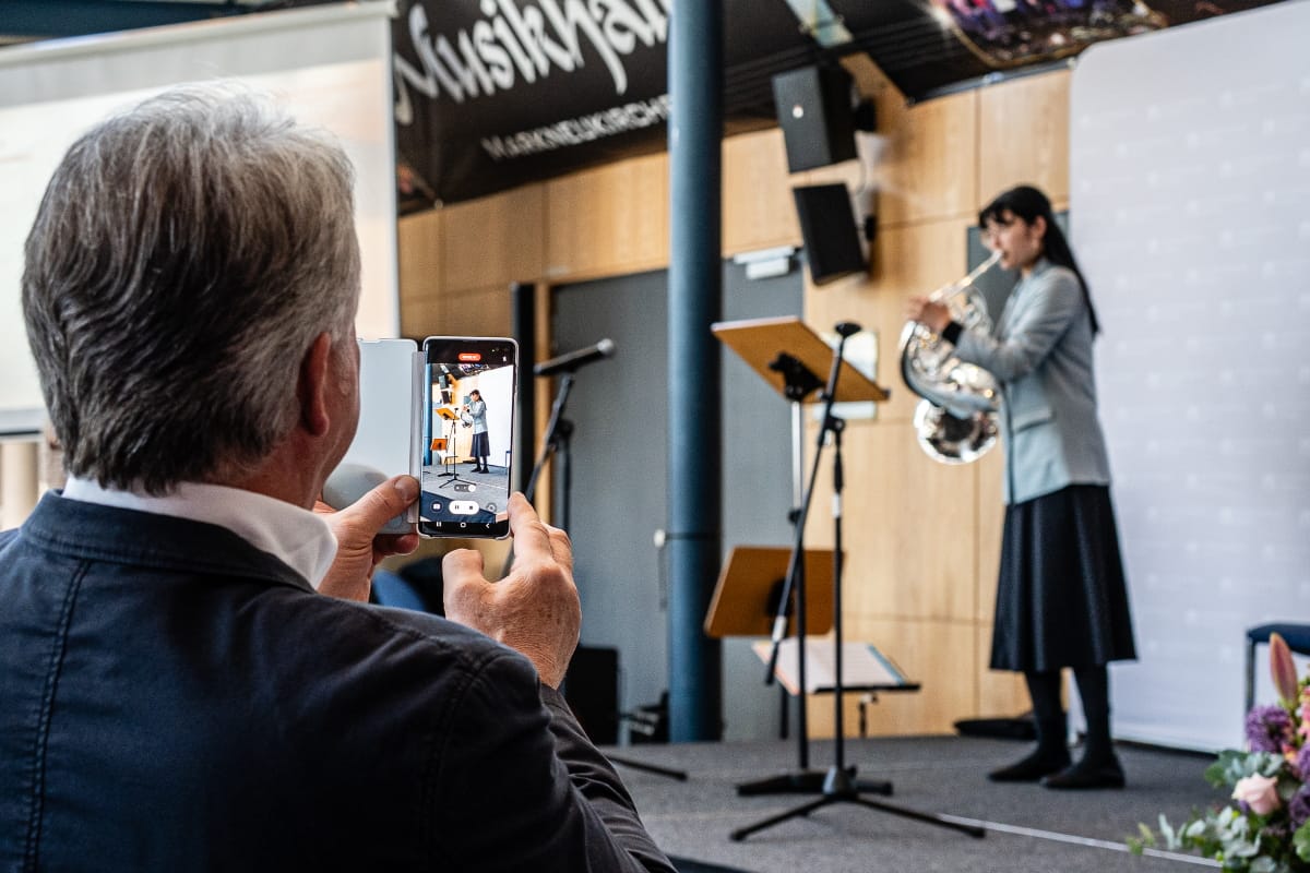Feierliches Anspielen der Meisterinstrumente