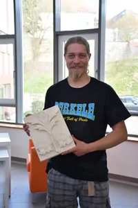 Leif Mangold mit seinem Souvenir aus Italien