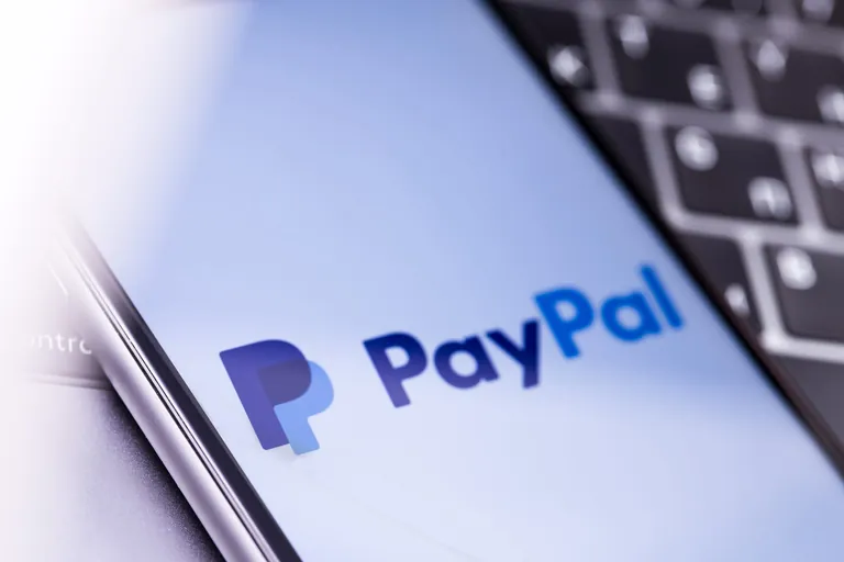 Paypal Logo auf Handy