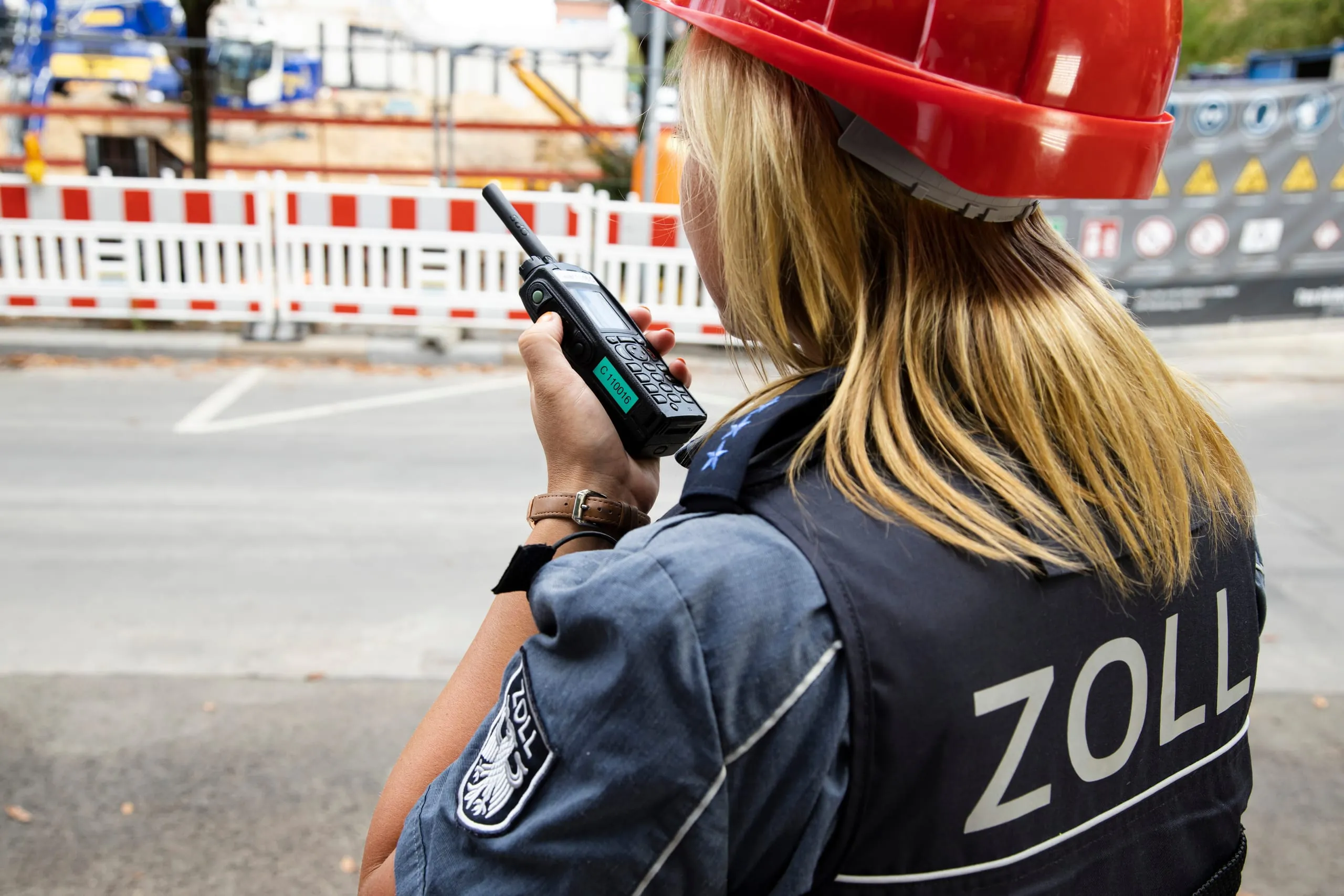 Razzien am Bau: Viele Verstöße und ein gefährliches Versteck