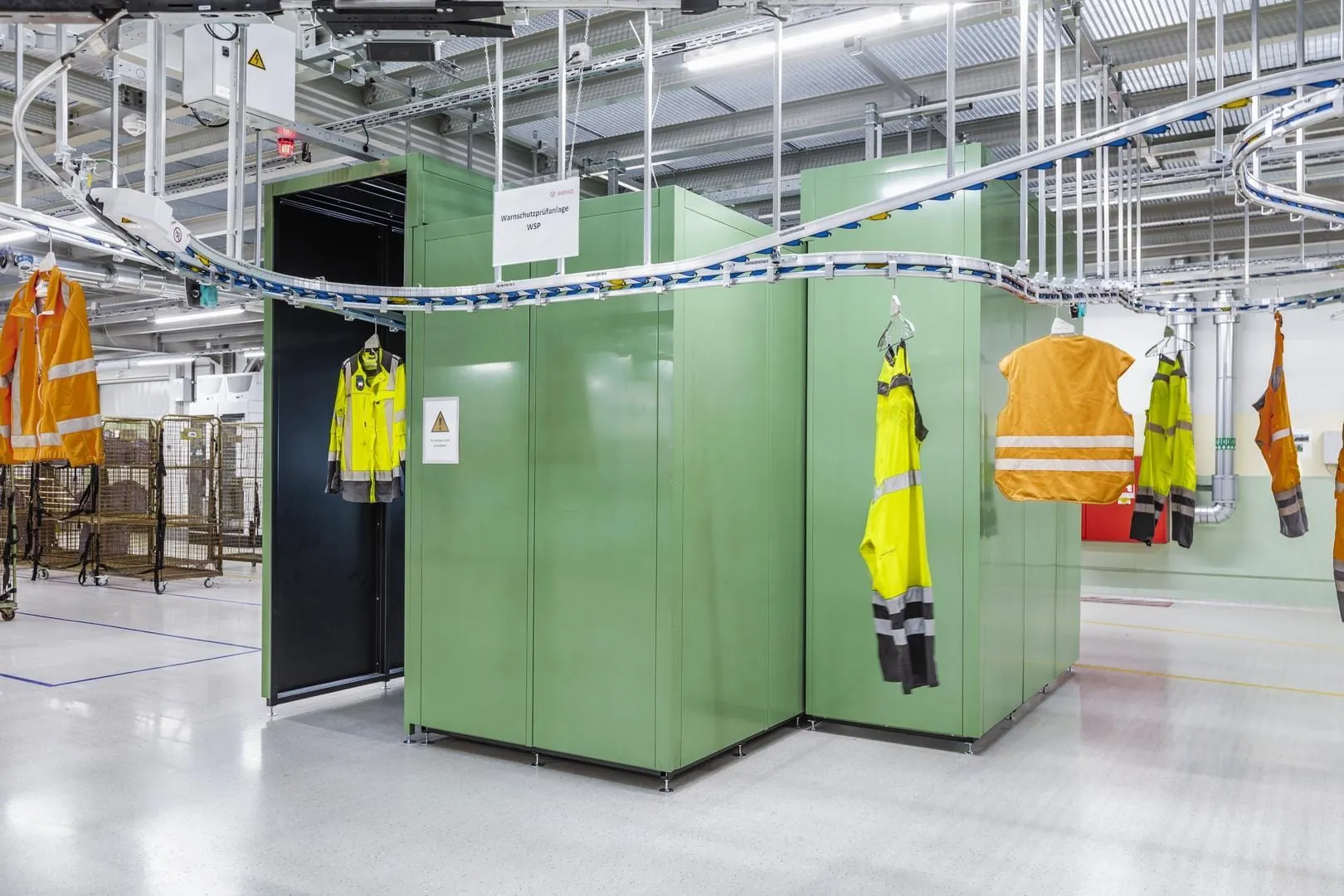 Berufskleidung waschen: Diese Fehler kosten Schutz und Geld