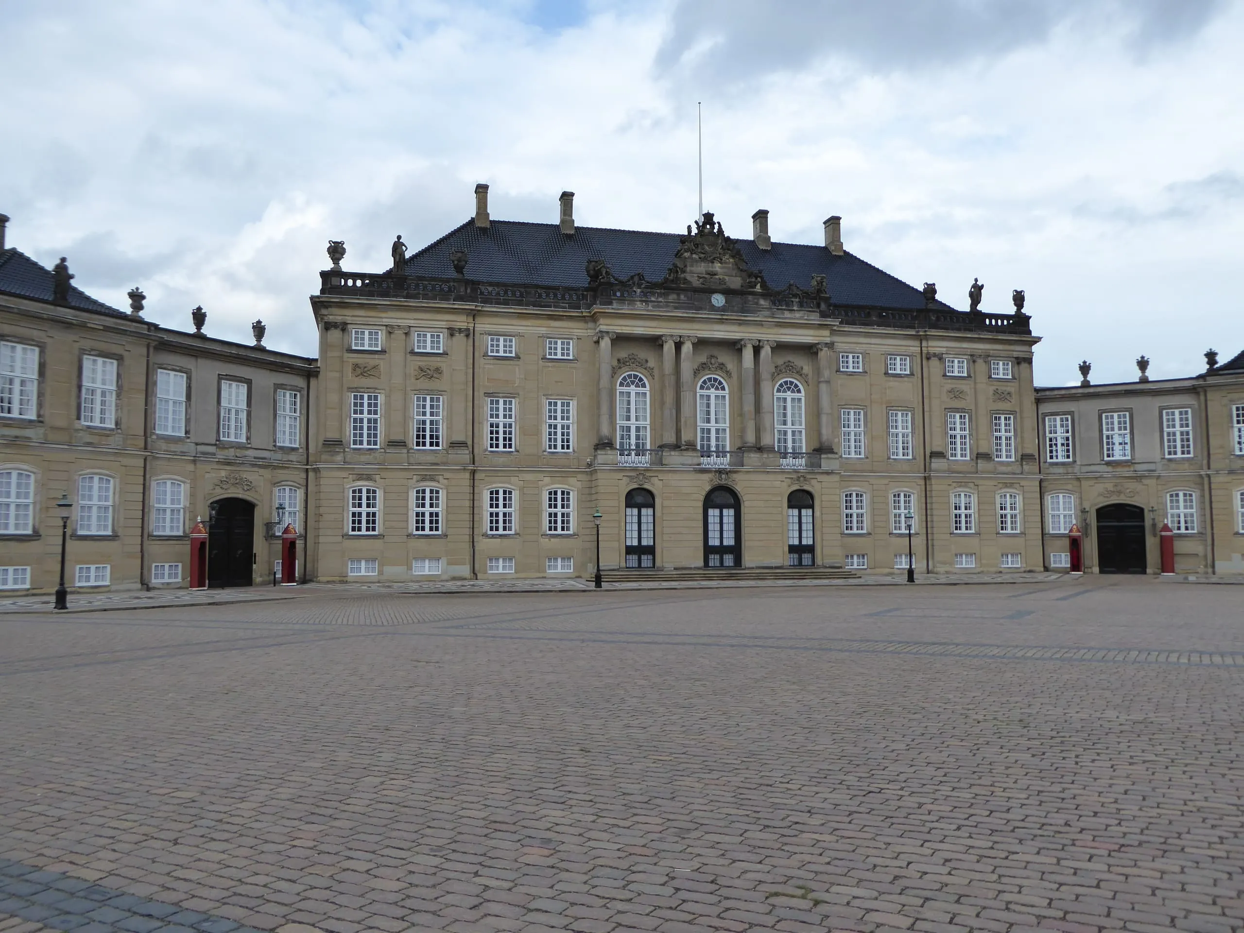 Schloss Amalienborg ist die Residenz der dänischen Königsfamilie.