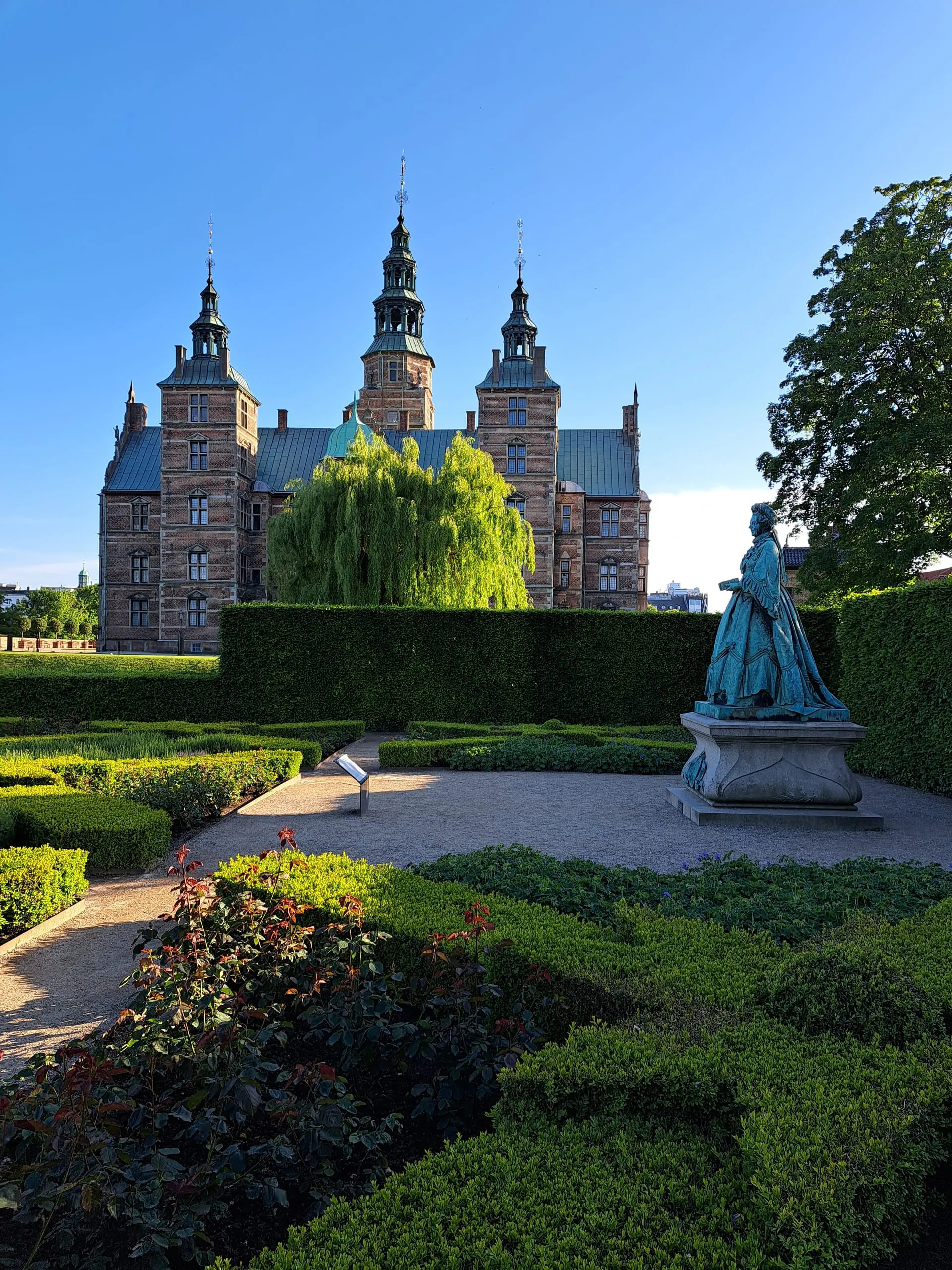 Schloss Rosenborg war bis 1720 Wohnsitz der dänischen Königsfamilie. Es beherbergt heute die Kronjuwelen.