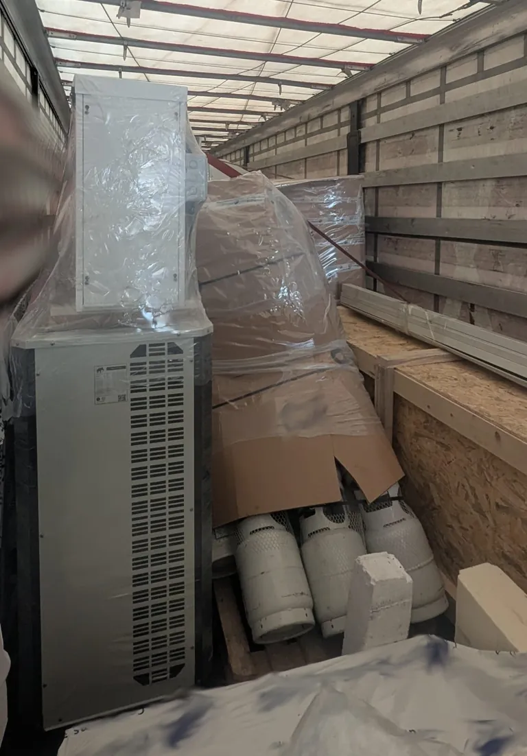 Blick in Laderaum mit verbotenen K&auml;ltemitteln