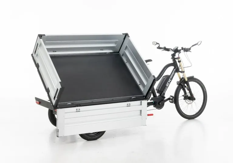 Lastenrad mit kippbarer Ladefl&auml;che