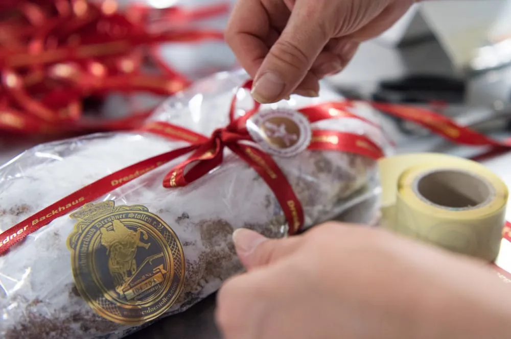 Stollen in Folienverpackung: Bäcker fordern Abgabenbefreiung