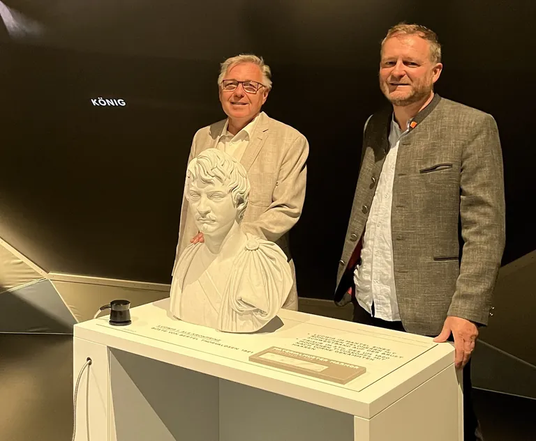 Dr. Rainhard Riepertinger (li.), der Projektleiter der Landesausstellung &uuml;ber Ludwig I. und stellvertretender Direktor des Hauses der Bayerischen Geschichte, und Thomas Hierbeck