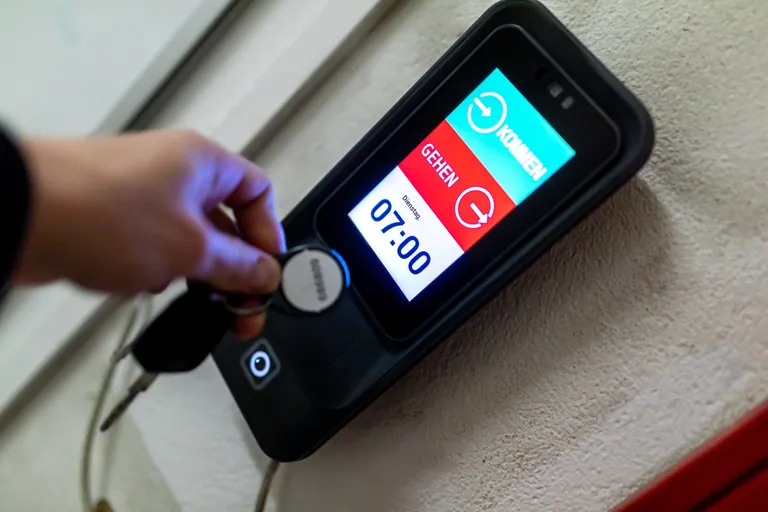 Digitale Stempeluhr, Chip, Einstempeln, Kommen, gehen