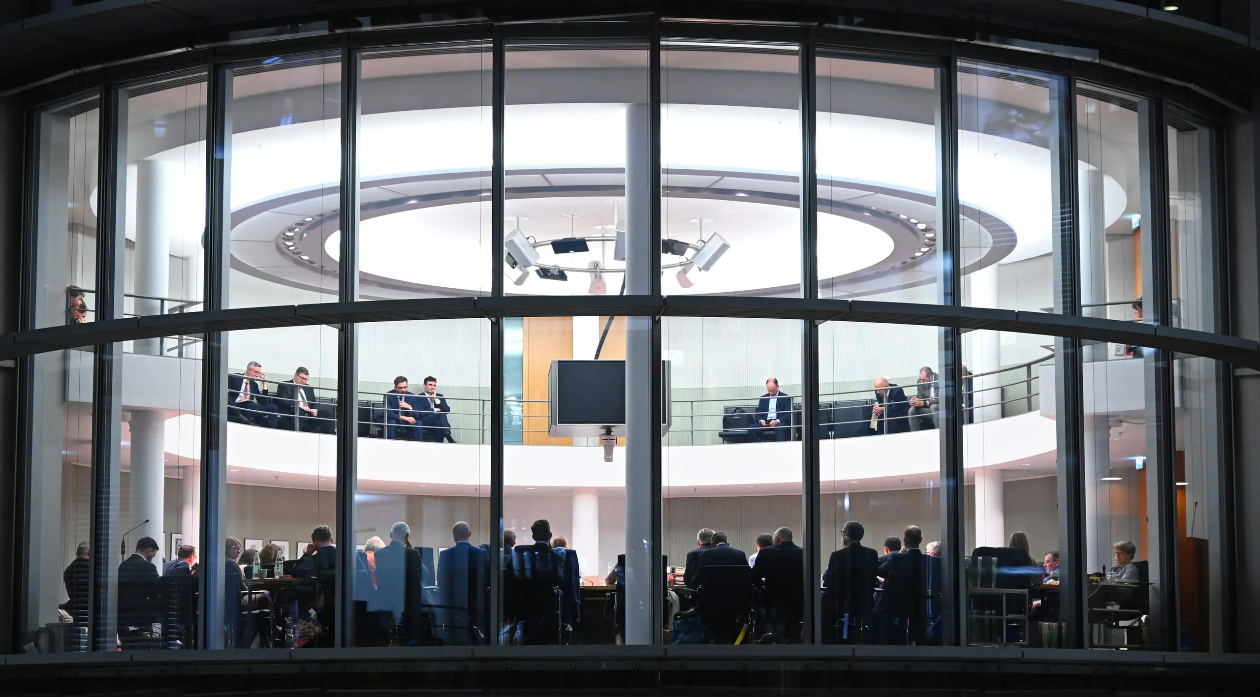 Regierung beschließt weitere 180 Milliarden Euro Schulden