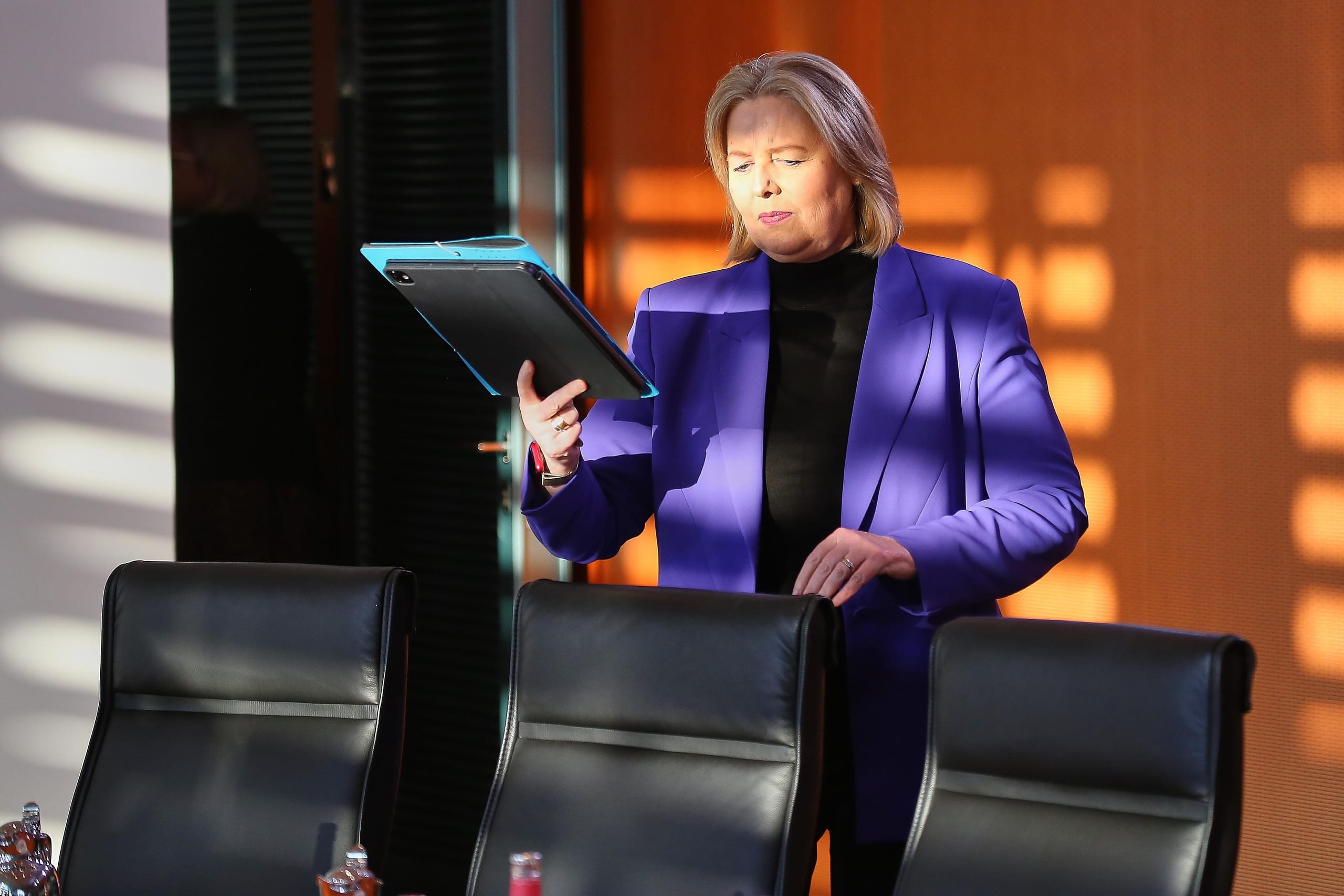 Cabinet agrees on the end of citizen's income