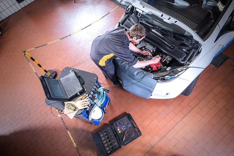 Elektroauto, Werkstatt