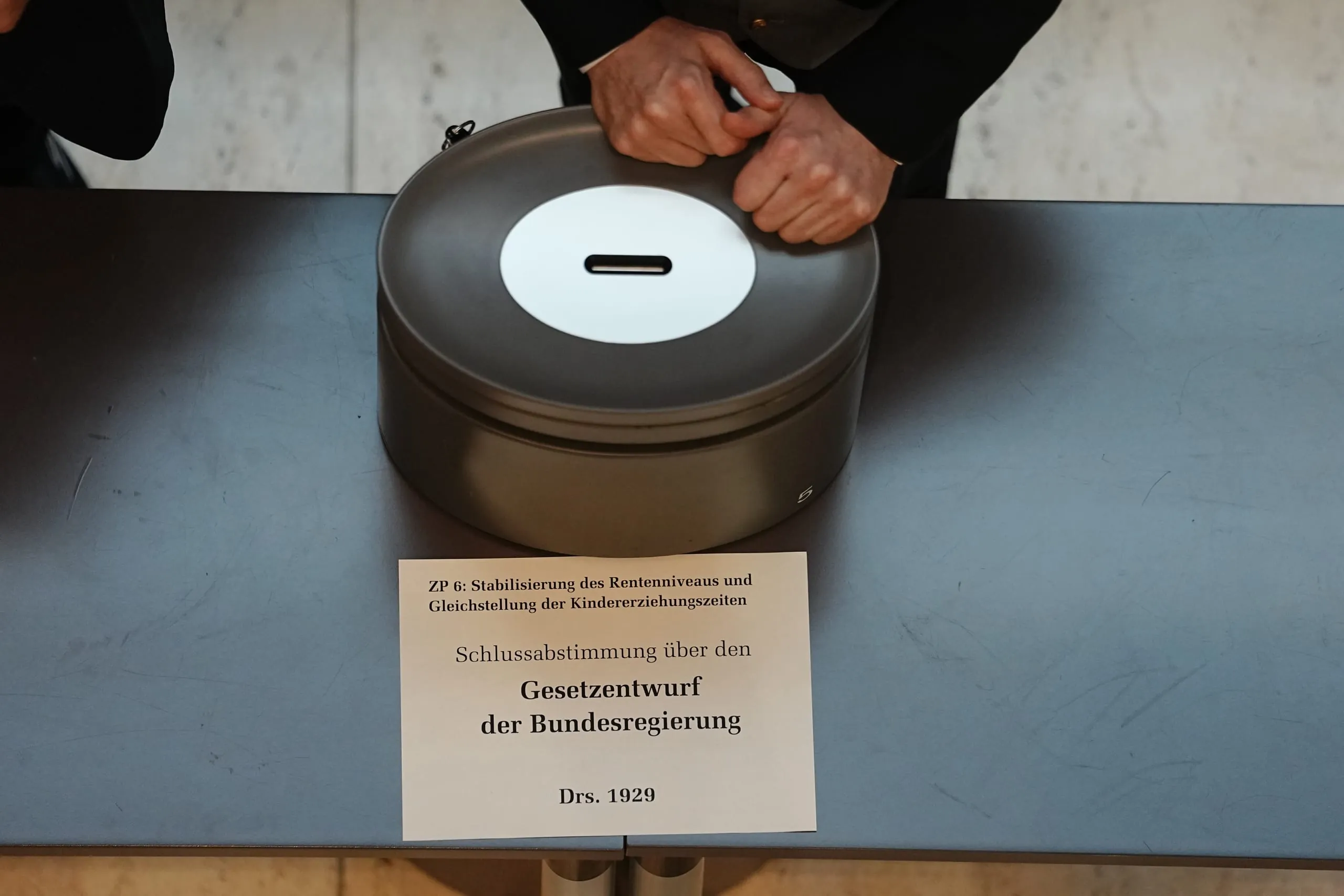 Trotz Rebellion in der Union: Bundestag beschließt Rentenpaket