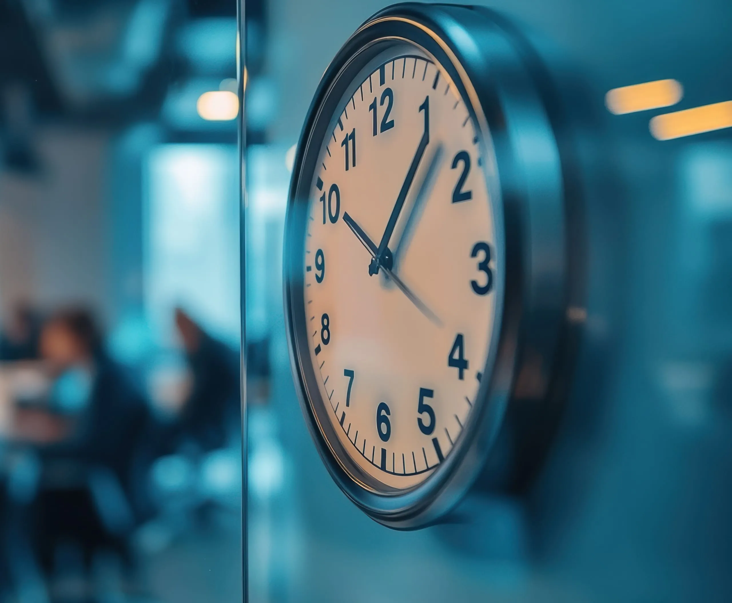 Höchstarbeitszeit, Pausen, Bußgelder: Was Betriebe einhalten müssen