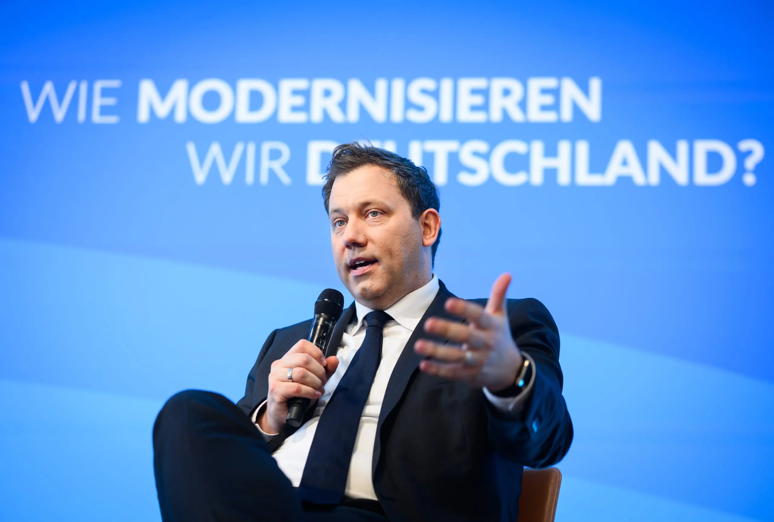 "Wir werden als Gesellschaft mehr arbeiten müssen"