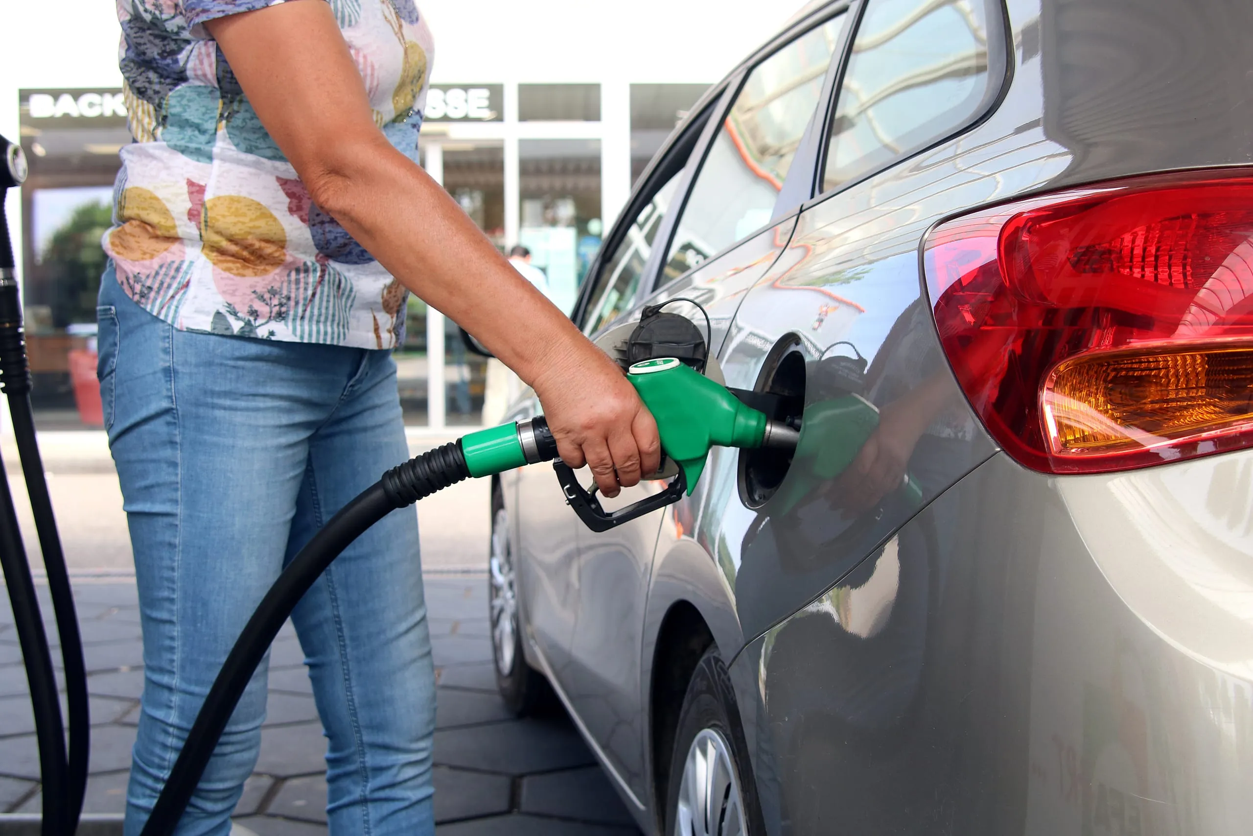 Tankstellen sollen Preise nur noch einmal am Tag erhöhen können