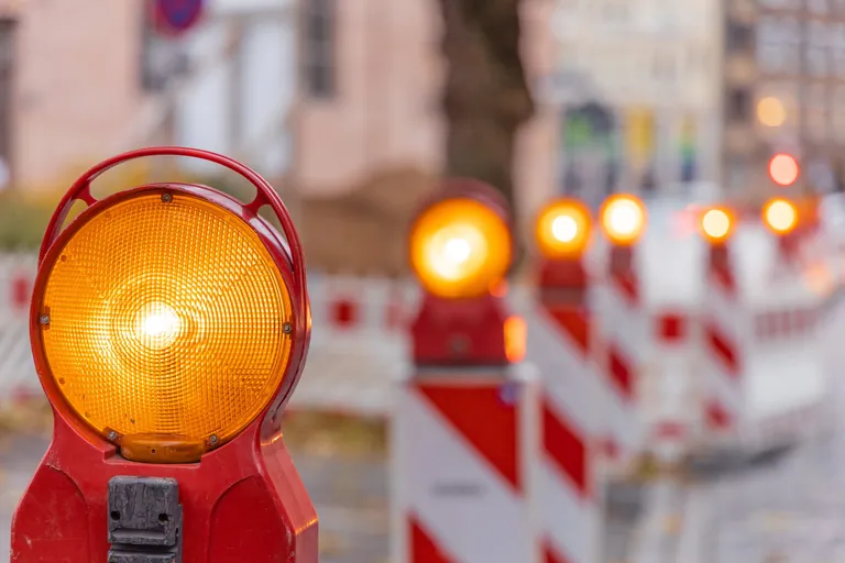 Baustellenabsperrung Straße