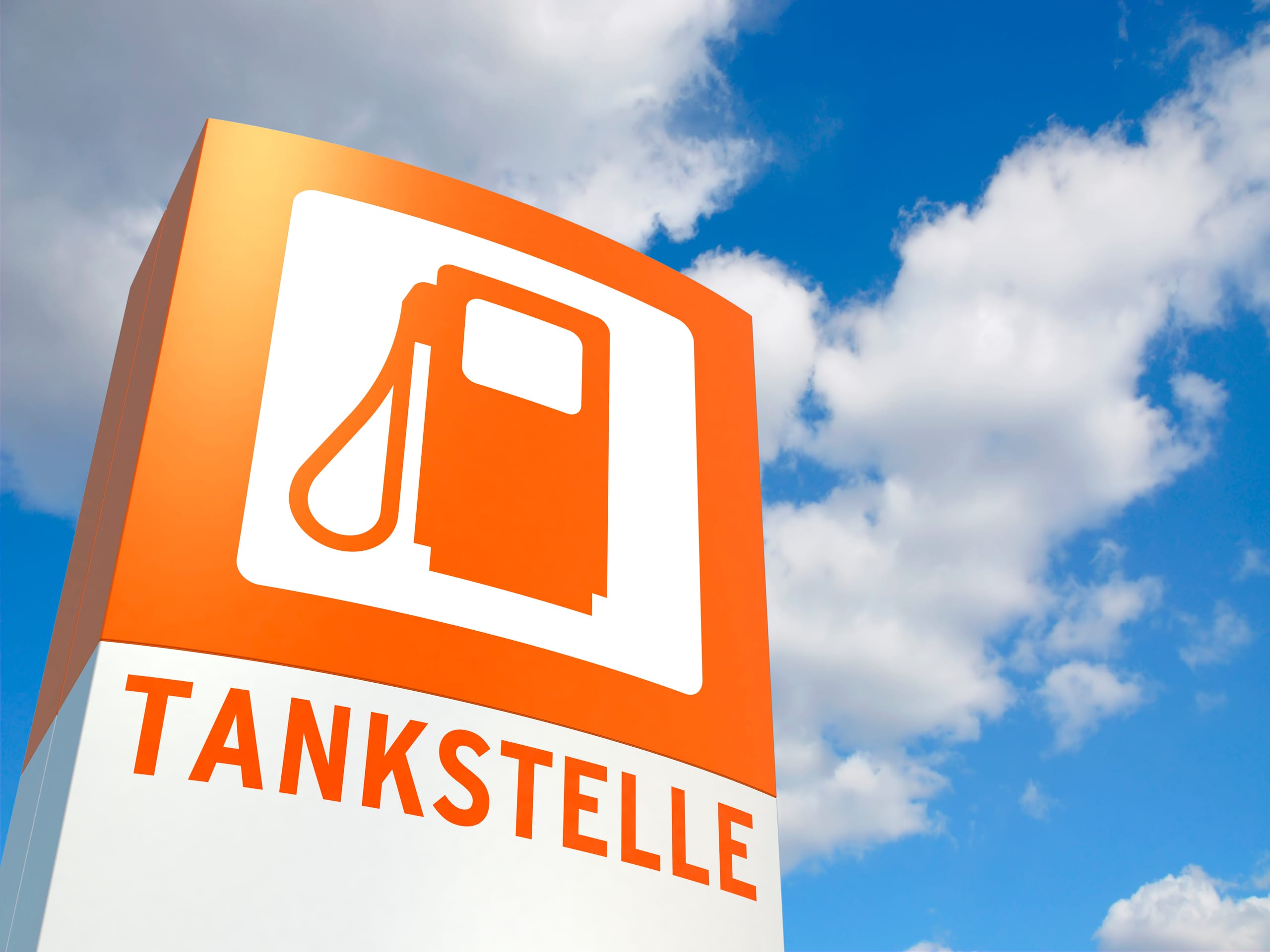 Tausende Tankstellen verstoßen gegen 12-Uhr-Regel