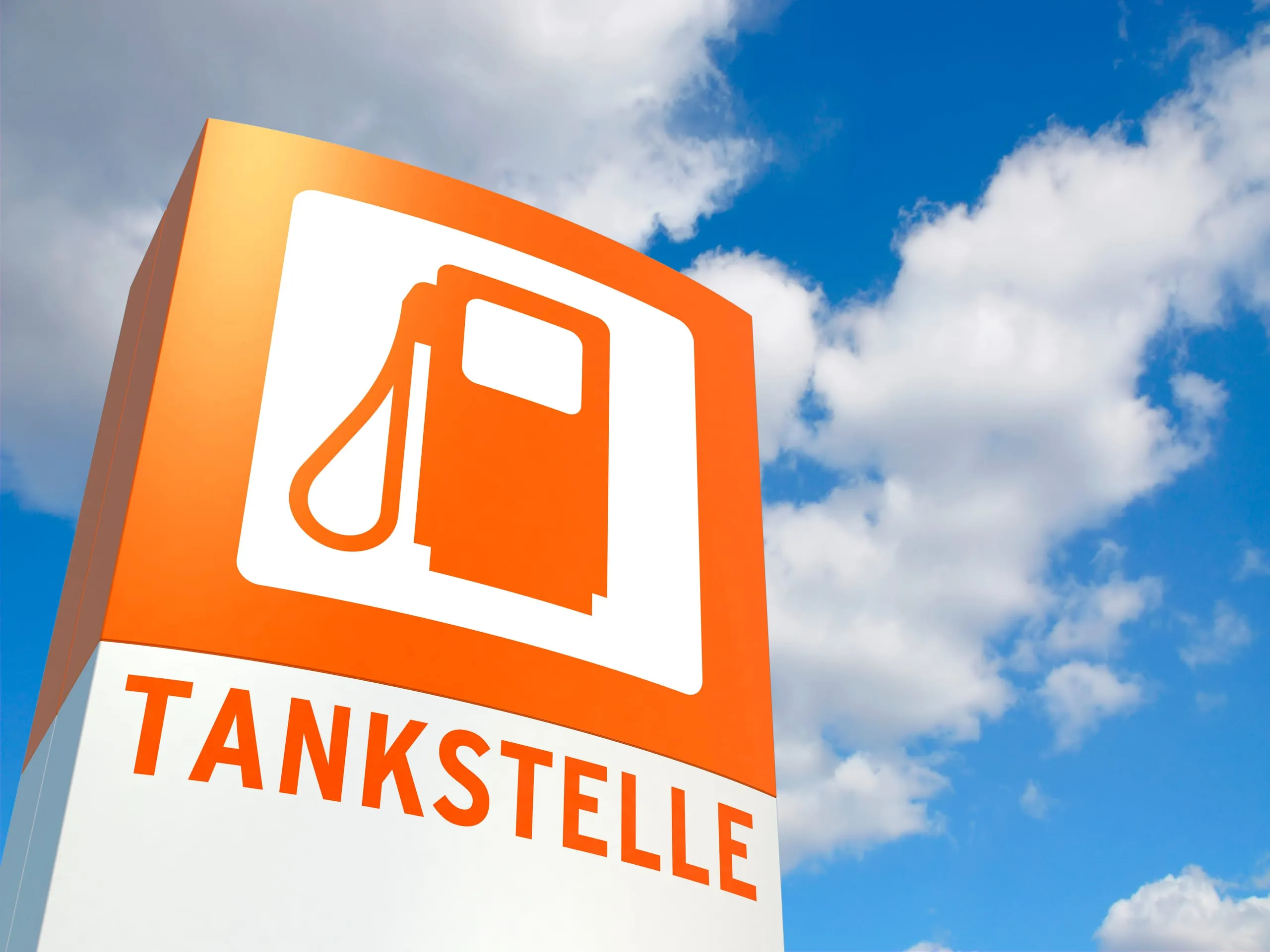 Tausende Tankstellen verstoßen gegen 12-Uhr-Regel