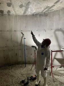 Susanne Deininger im Trinkwasserbeh&auml;lter