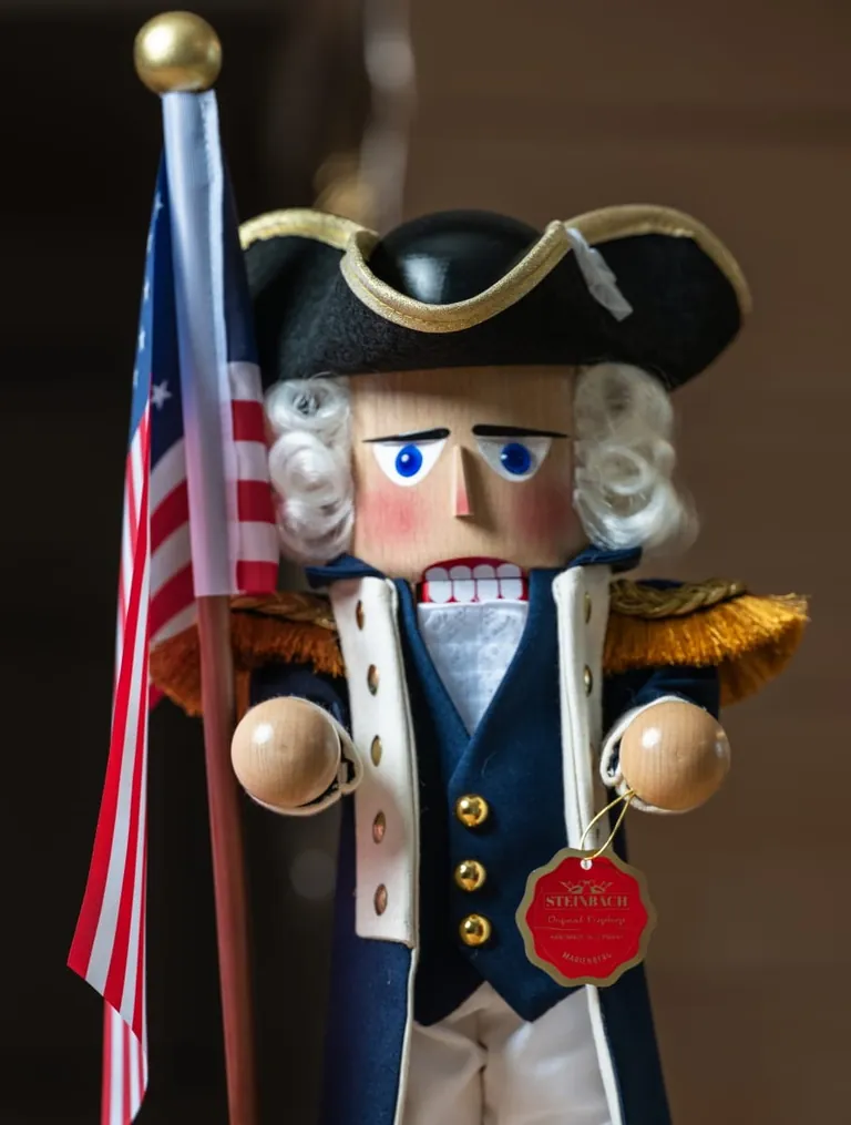 George Washington als Nussknacker