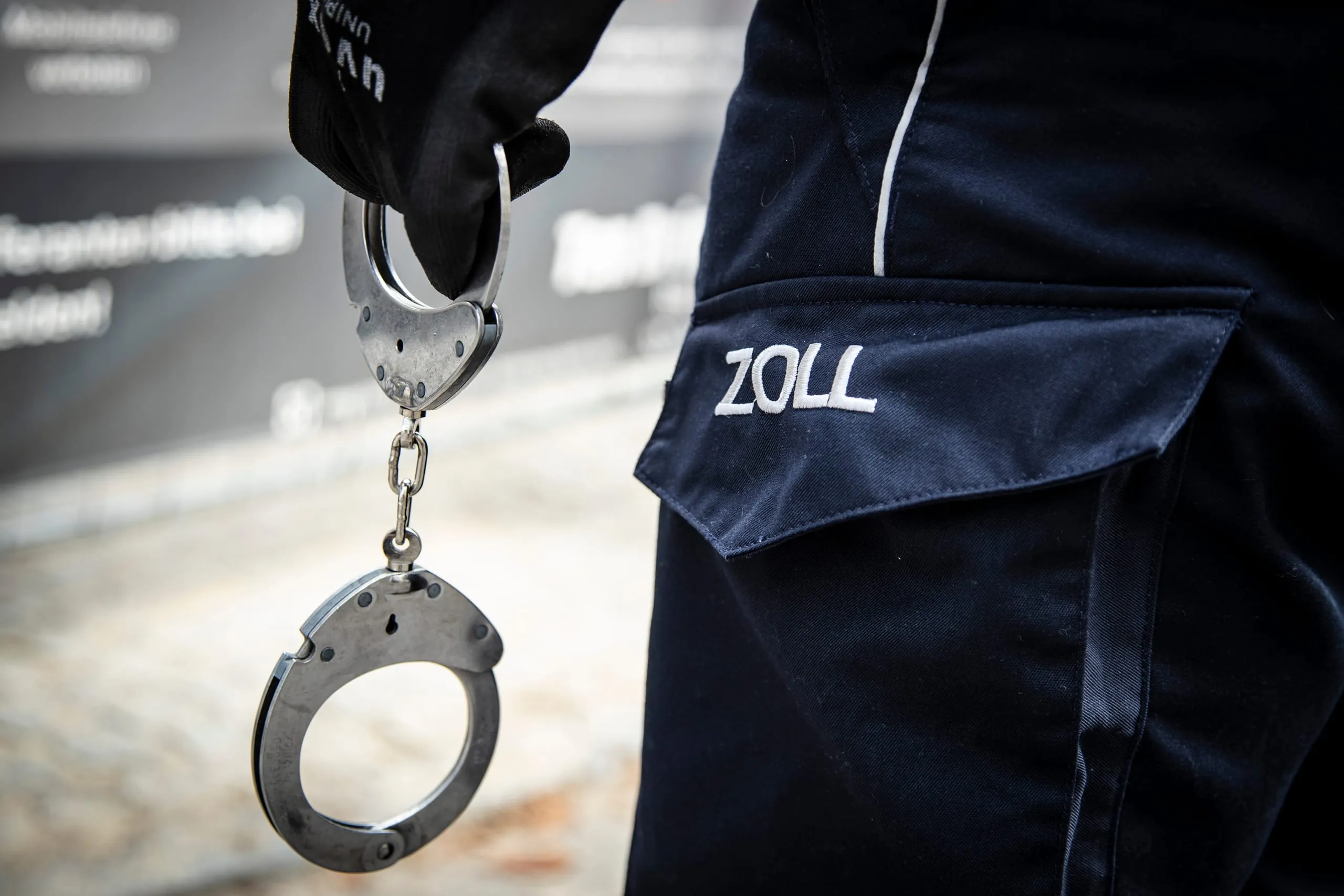 Schwarzarbeit bei Reinigungsfirmen – fünf Männer in U-Haft
