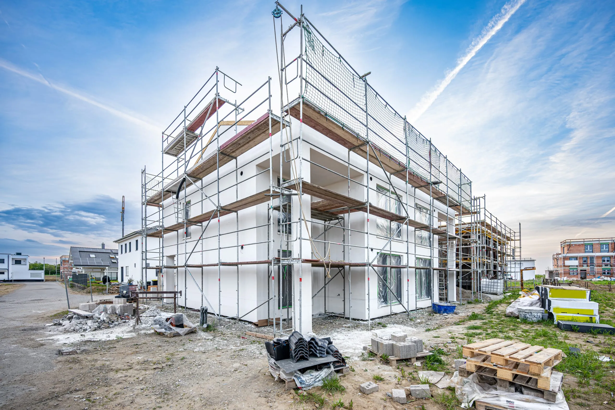Genehmigt, aber nicht gebaut – das Zahlen-Paradox im Wohnungsbau