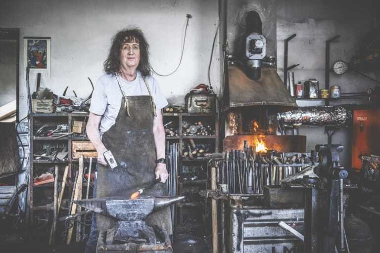 Elisabeth Metzger am Amboss
