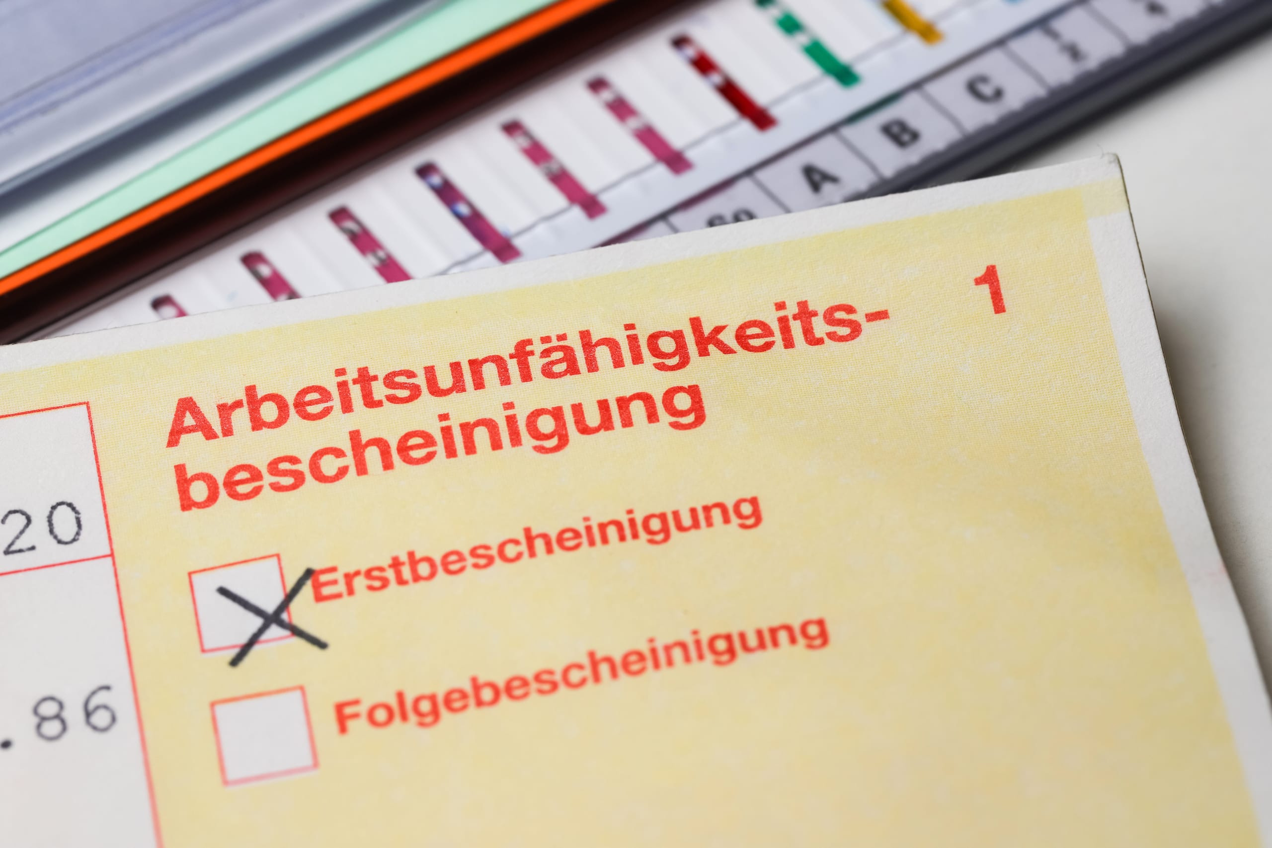 Online-Attest führt zu fristloser Kündigung
