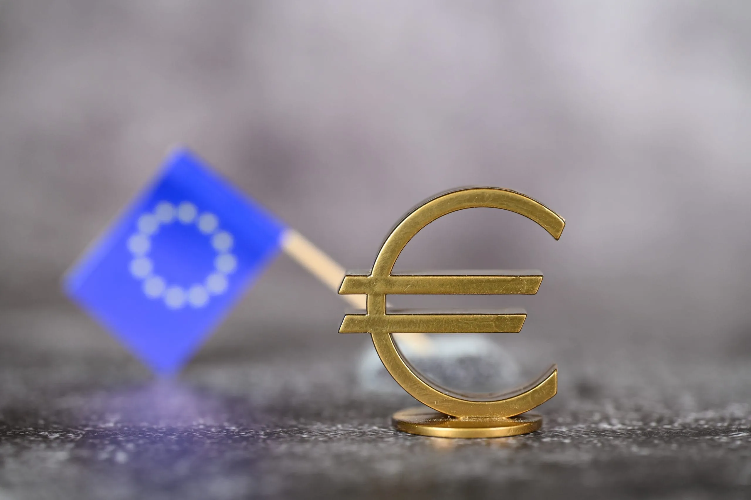 EZB stemmt sich mit höheren Zinsen gegen Inflationsschub