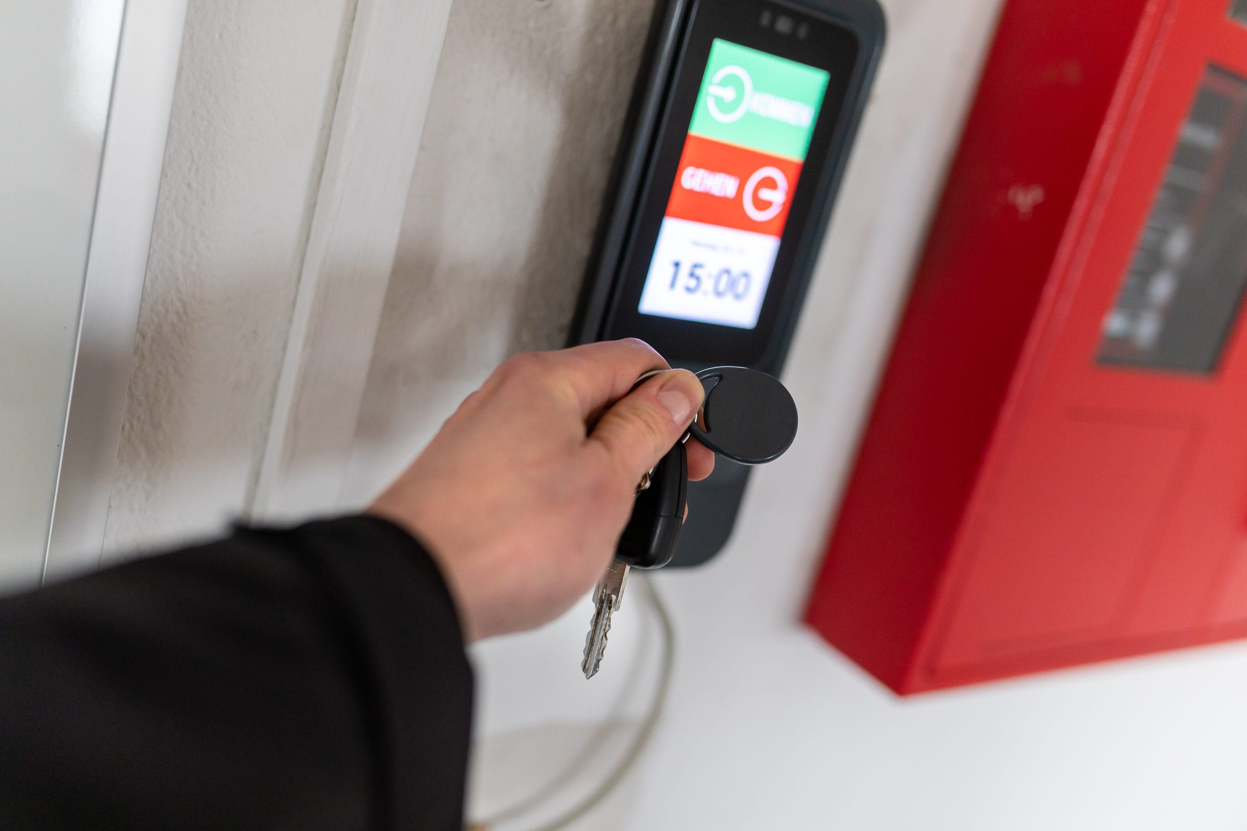 Ausgestempelt, verunglückt – kein Arbeitsunfall?