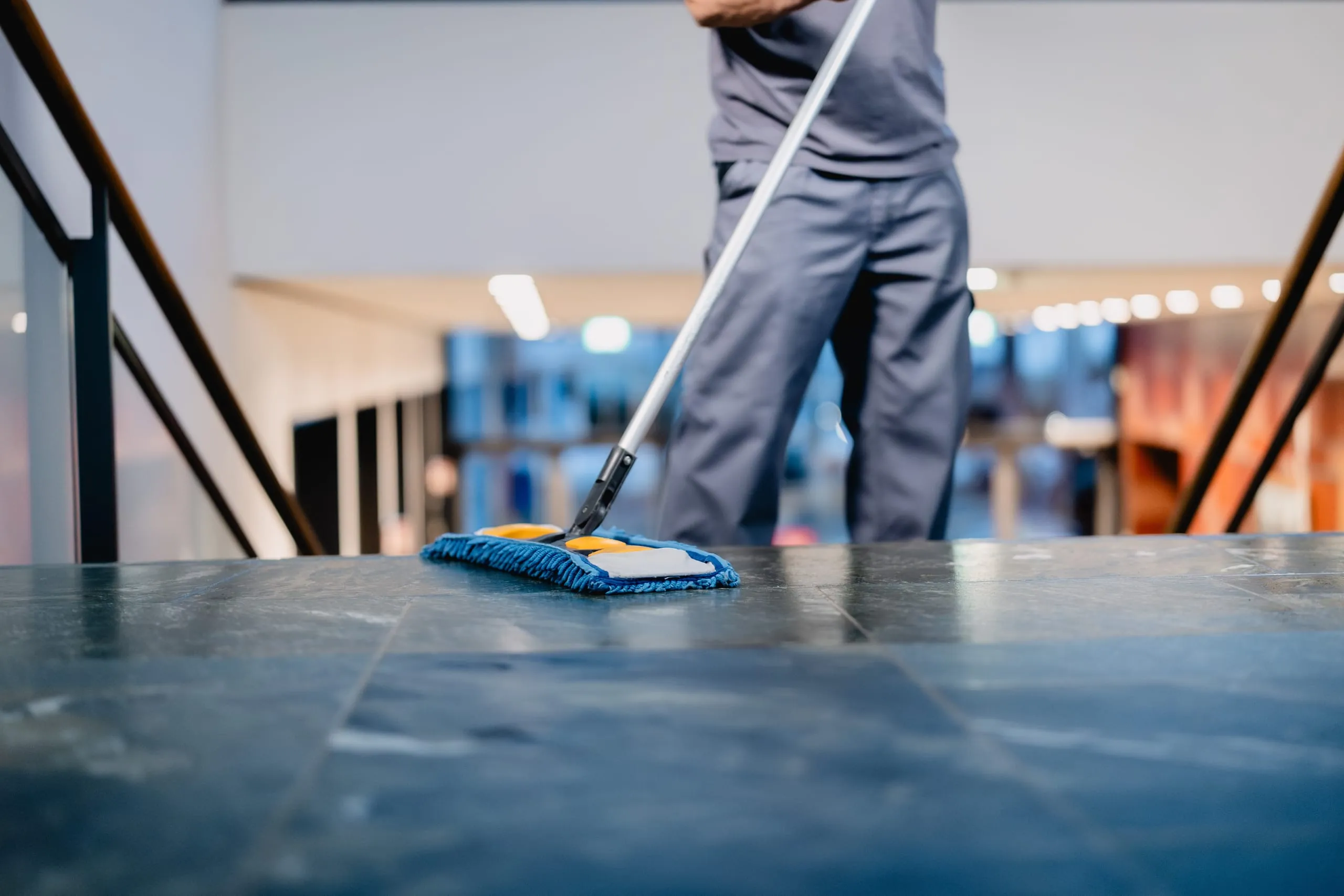 Gebäudereiniger: Arbeitgeber lehnen 13-Prozent-Forderung ab
