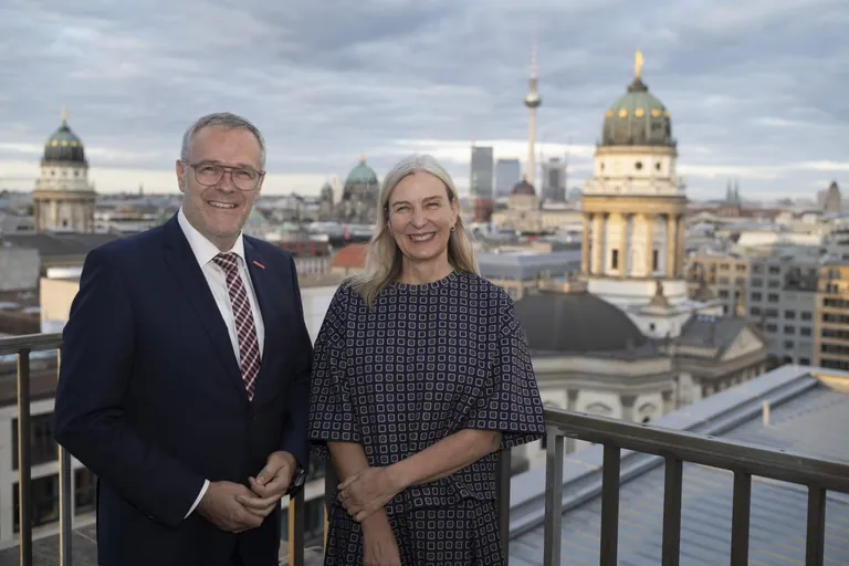 ZDH-Präsident Jörg Dittrich und SPK-Präsidentin Prof. Marion Ackerman